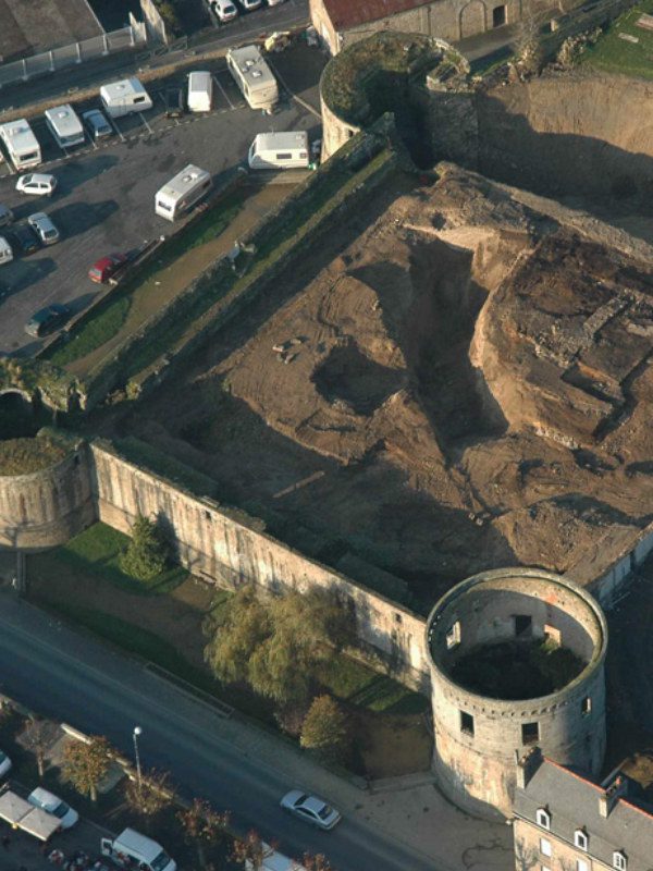 Vue de drone du château ville de Guingamp