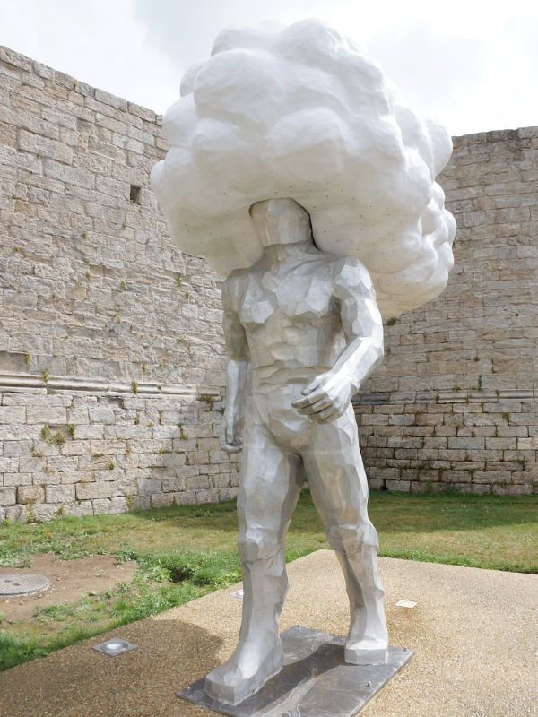 Sculpture artpenteur ville de Guingamp